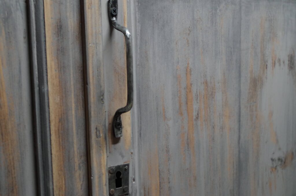 buffet ancien patiné